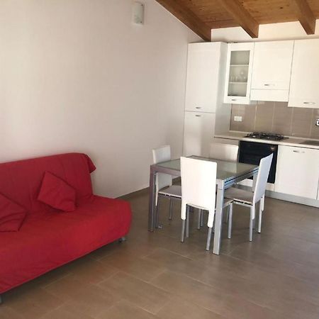 Appartamento Trilocale con cortile Budoni Esterno foto