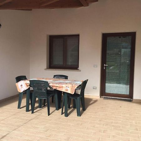 Appartamento Trilocale con cortile Budoni Esterno foto