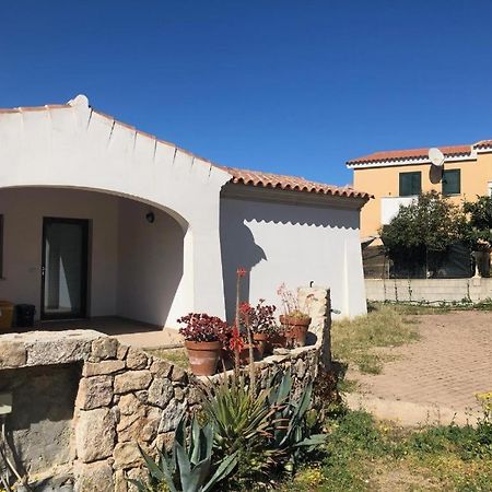 Appartamento Trilocale con cortile Budoni Esterno foto